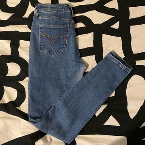 Levi’s 535 super skinny size : 28